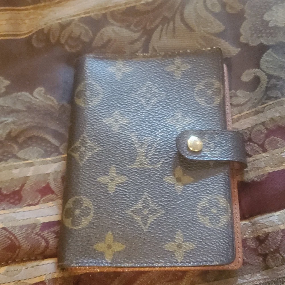 Louis vuitton HP 4 items   pm agenda passport  gorgeous dust cover box